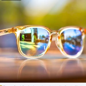 •womens sunglasses• polarized knockaround - peach